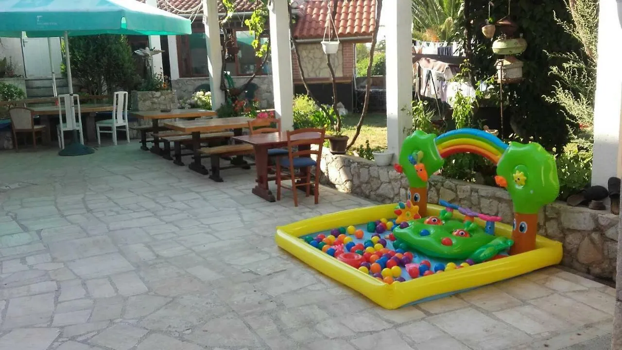 Apartments Nives Mali Losinj